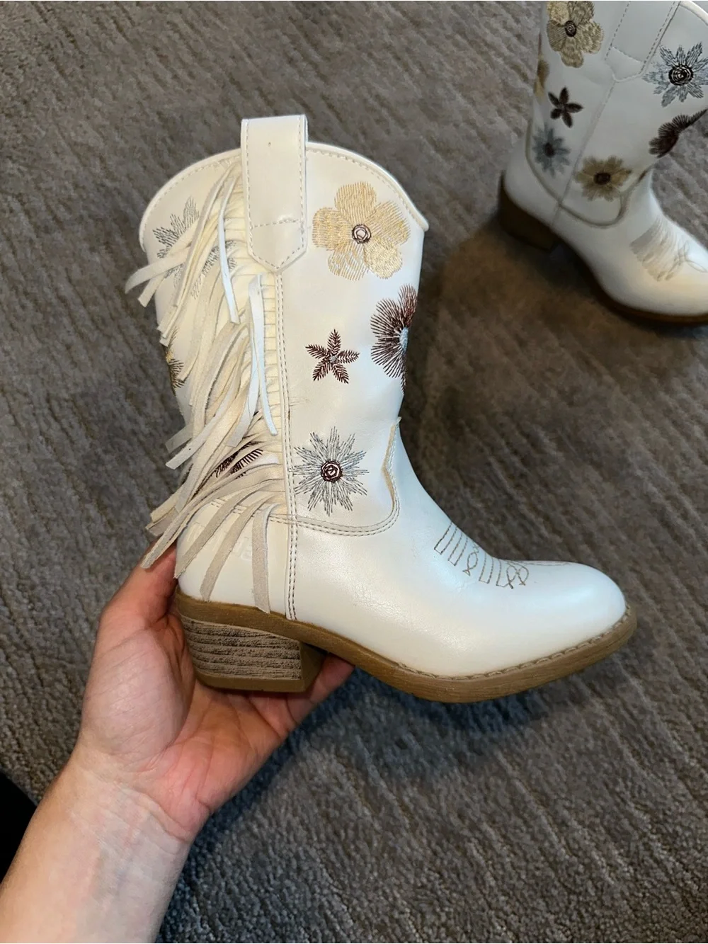 N/A charming white